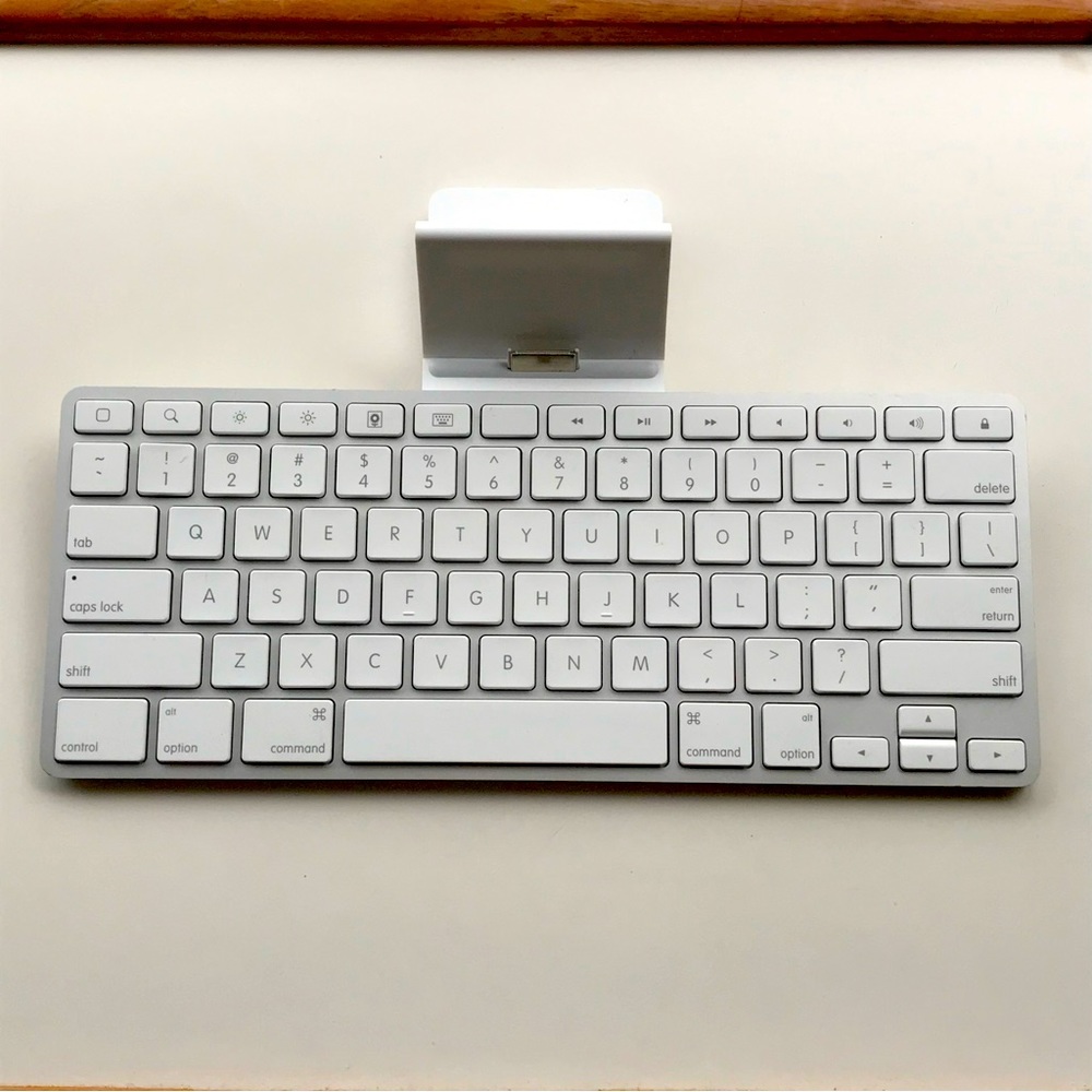 Apple Keyboard Dock A1359